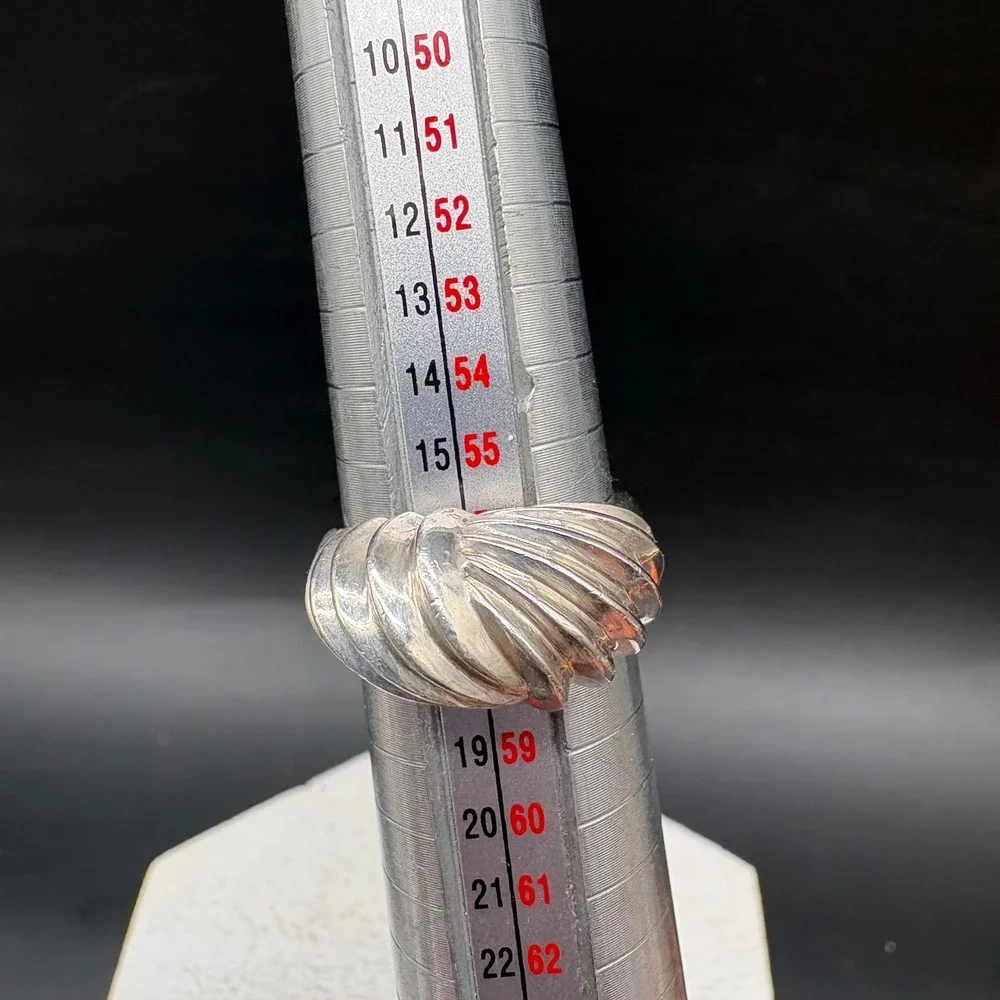 Modernist Ribbed Dome Ring Womens Size 8 Sterling Silver Good Textured Croissant